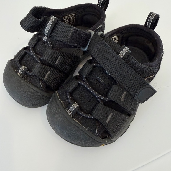 Keen Other - Keen Baby Black Adventure Sandals size 4